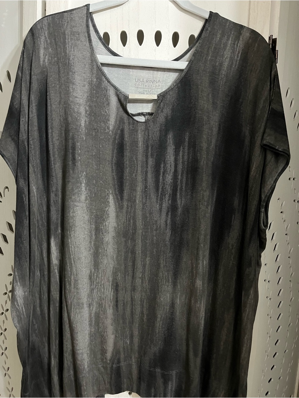 Lisa Rinna Women's Relaxed Pleat-Back Oversized Tunic Top - Black